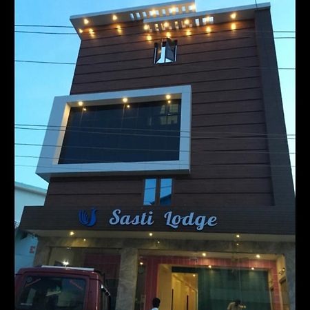 Sasti Hotel Palani Экстерьер фото